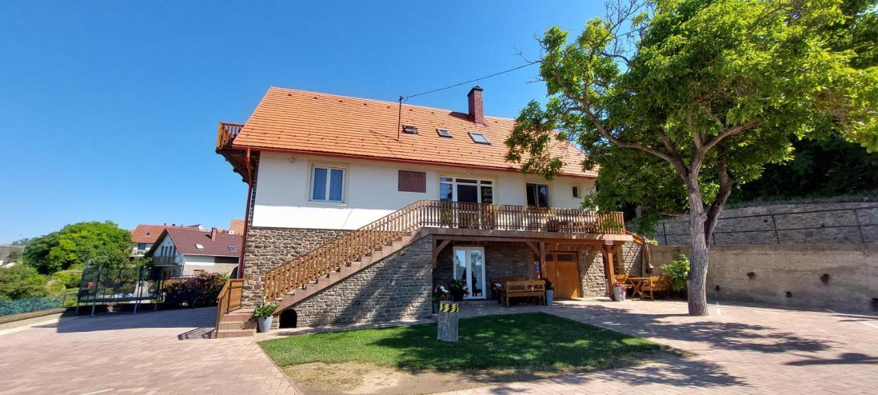 To Apartman Тихань Екстер'єр фото